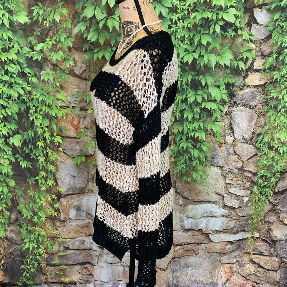 ROMEO & JULIET COUTURE Lightweight Tan and Black Open Crochet Striped Sweater, M